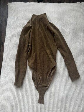 ✨ Anne Klein II Metallic Gold Shimmer Bodysuit – NWT (Vintage) ✨